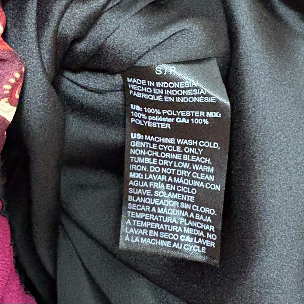 White House Black Market Burgundy and Black Floral Blouse - Picture 5 of 7